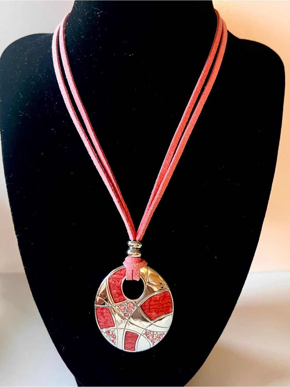 Lia Sophia “Flamingo” Pink Silver Medallion Pendant Necklace Retired Collectible
